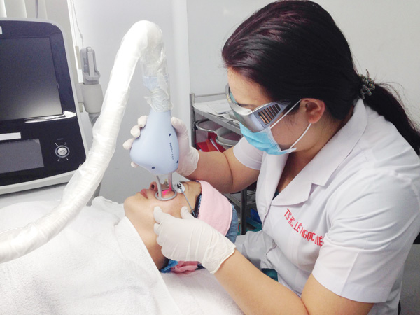 PHÒNG KHÁM DA LIỄU VÀ THẨM MỸ PGS.TS.BS LÊ NGỌC DIỆP